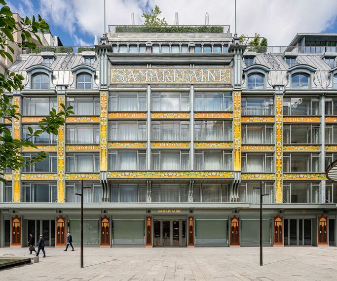 unico Fenêtres, unico xs Fenêtres and fuego light Portes - La Samaritaine, Paris located in Paris, France
