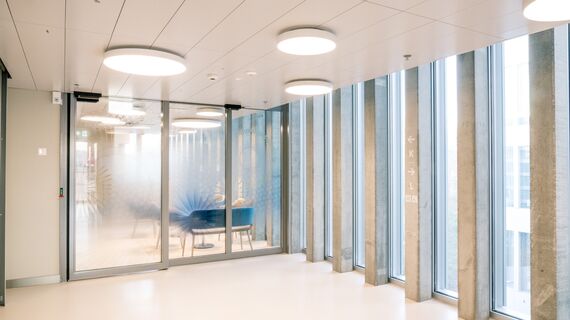 thermfix vario Murs-rideaux, fuego light Portes, unico Portes and presto 50 Portes - The Circle, Zurich located in Zürich, Suisse